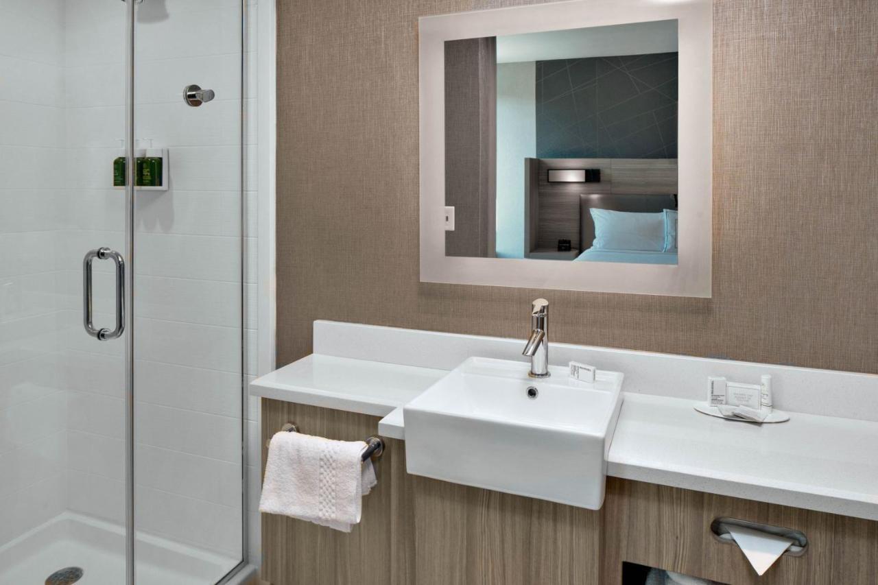 Springhill Suites הילטון הד איילנד מראה חיצוני תמונה